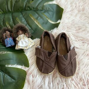 Toms Brown Flat Baby Shoes Sz 5‎